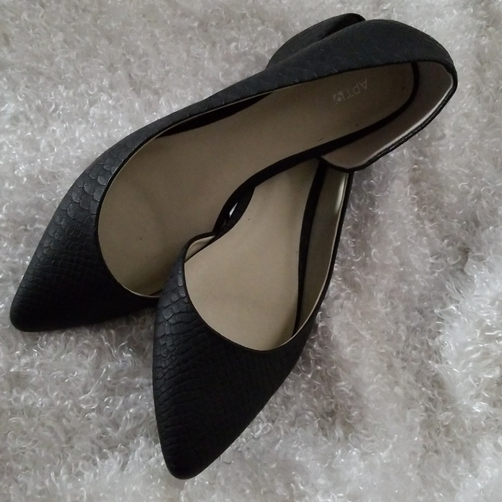 Apt 9 snake skin flats